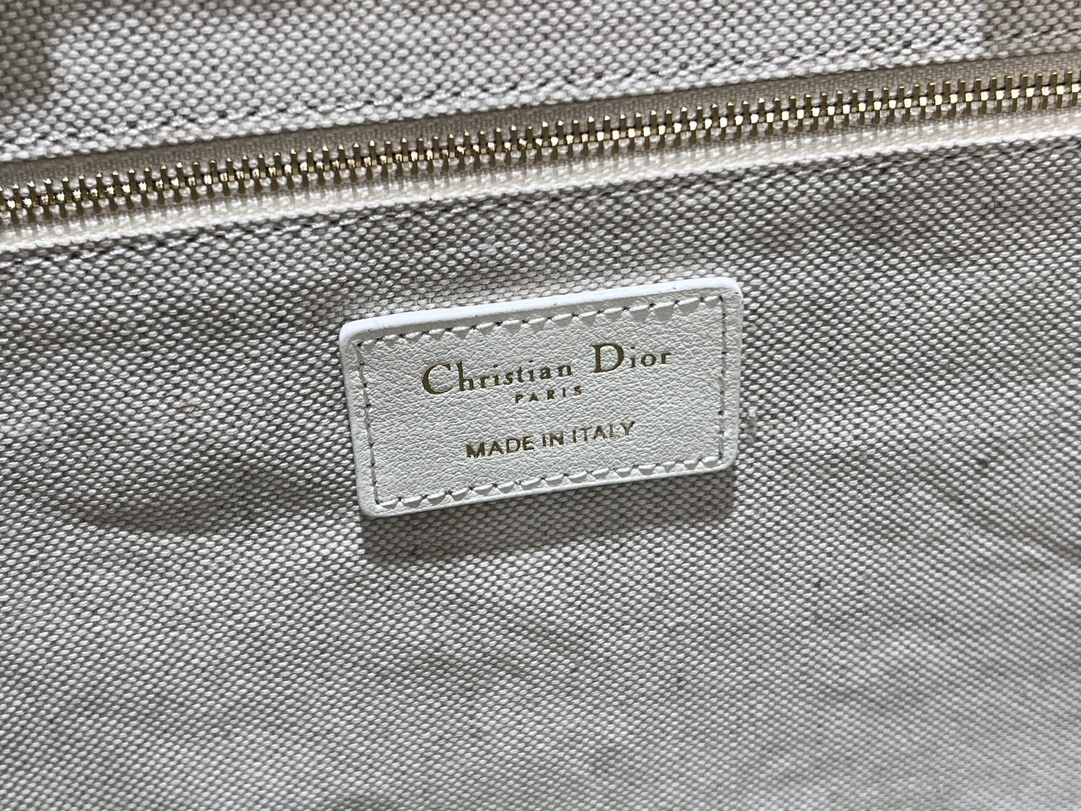 0d19dd3af70c1cc2616e15efe6668eed_1750272390_0504.jpg