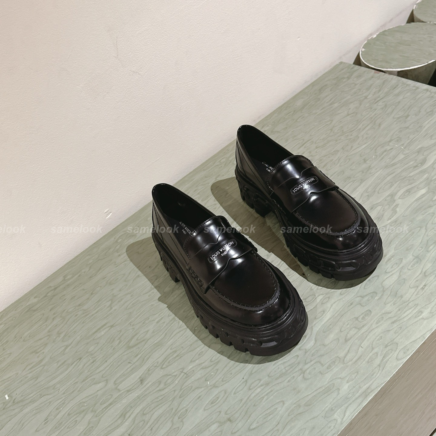 루이비통 레코드 로퍼